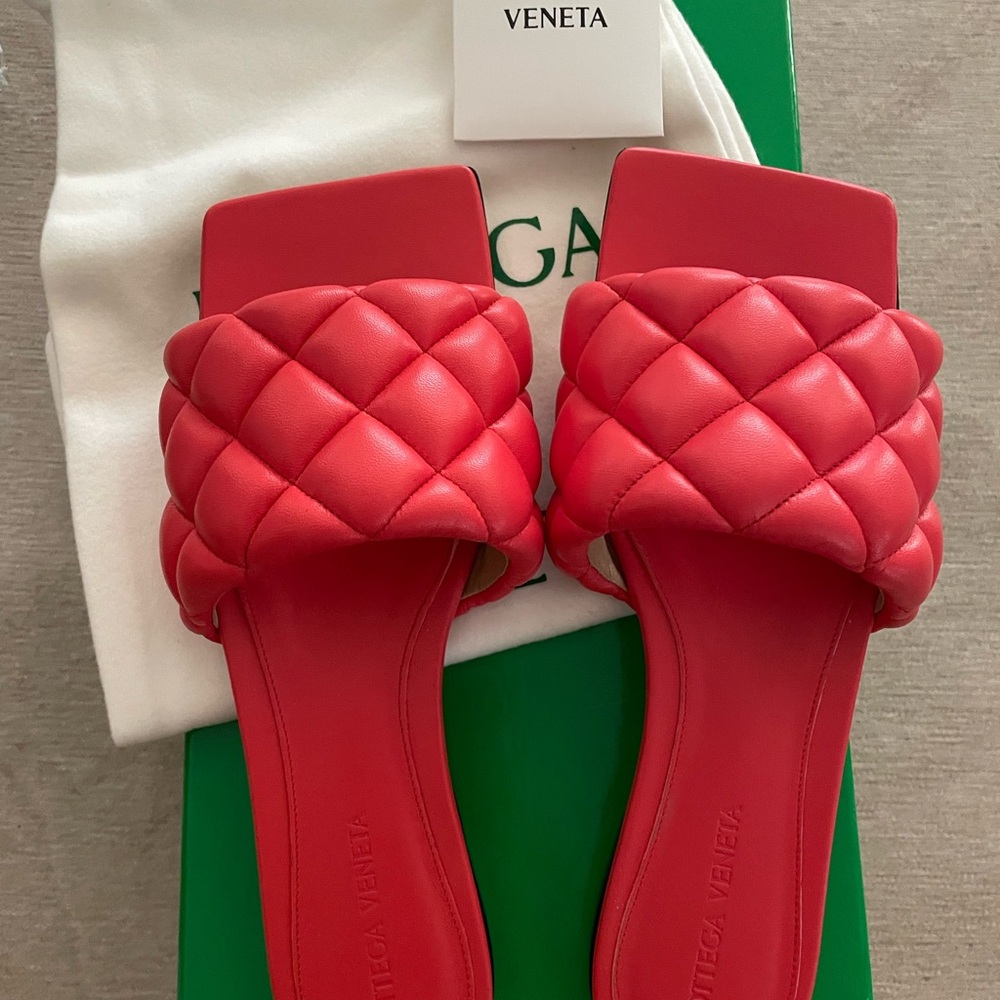 Bottega Veneta Women's Vibrant Red Quilted Sandals